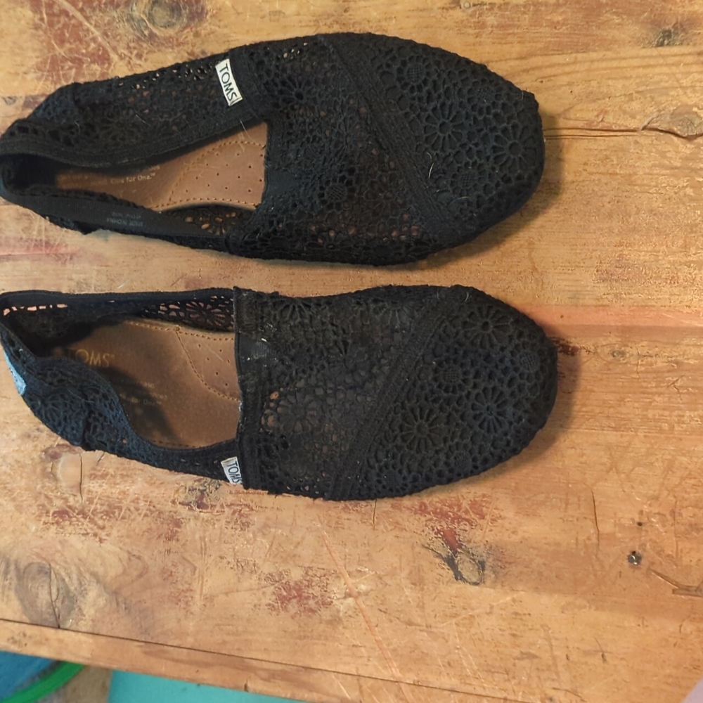Black toms